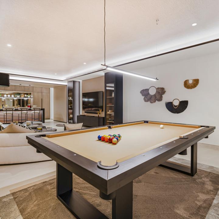 Exclusive six bedroom, south facing villa in the prestigious gated community, Villas Del Marquez on Marbella’s Golden Mile Picture 35