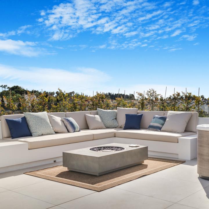 Exclusive six bedroom, south facing villa in the prestigious gated community, Villas Del Marquez on Marbella’s Golden Mile Picture 39
