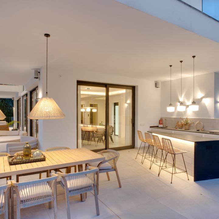 Exclusive six bedroom, south facing villa in the prestigious gated community, Villas Del Marquez on Marbella’s Golden Mile Picture 52